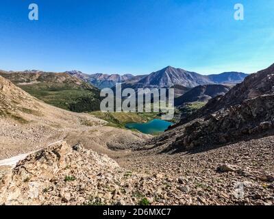 Randonnée jusqu'au col du lac Ann, Collegiate West sur le sentier de 485 Mile Colorado Trail, Colorado Banque D'Images