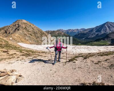 Randonnée jusqu'au col du lac Ann, Collegiate West sur le sentier de 485 Mile Colorado Trail, Colorado Banque D'Images