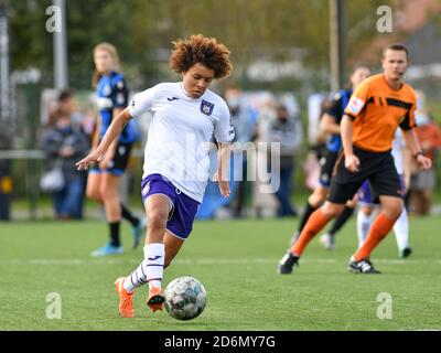 Sint Andries, Belgique. 18 octobre 2020. Kassandra Missipo (12 Anderlecht) photographié lors d'un match de football féminin entre le Club Brugge Dames YLA et RSC Anderlecht Ladies le cinquième jour de match de la saison 2020 - 2021 de la Super League belge Scooore Womens, dimanche 18 octobre 2020 à Bruges, Belgique . PHOTO SPORTPIX.BE | SPP | DAVID CATRY David Catry | Sportpix.be | SPP Credit: SPP Sport Press photo. /Alamy Live News Banque D'Images