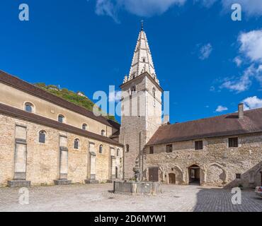 Baume-les-Messieurs, France - 09 01 2020 : vue sur le monastère de Baume Banque D'Images