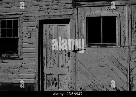 Old Shed en noir et blanc Banque D'Images