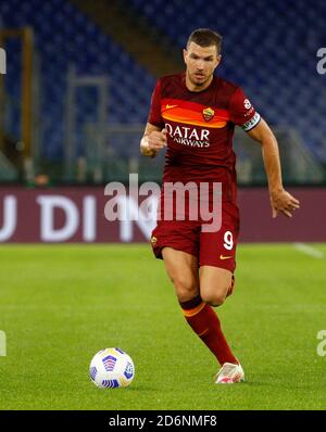 Rome, Italie. 18 octobre 2020. Edin Dzeko de Roma en action pendant la série UN match de football entre Roma et Benevento au stade olympique. Crédit: Riccardo de Luca - mise à jour des images/Alamy Live News Banque D'Images