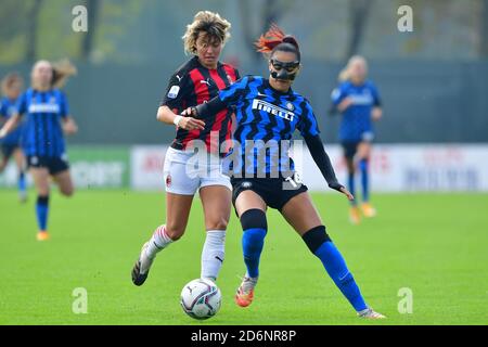 Milan, Italie. 18 octobre 2020. Pendant la série UN match féminin entre les femmes AC Milan et FC Inter femmes Cristiano Mazzi/SPP crédit: SPP Sport presse photo. /Alamy Live News Banque D'Images