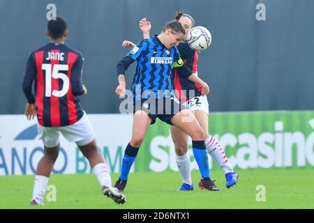 Milan, Italie. 18 octobre 2020. Pendant la série UN match féminin entre les femmes AC Milan et FC Inter femmes Cristiano Mazzi/SPP crédit: SPP Sport presse photo. /Alamy Live News Banque D'Images