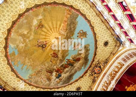 Le Teatro Reale di San Carlo (Théâtre Royal de Saint Charles), la monarchie Bourbon, naples italie, plafond Banque D'Images