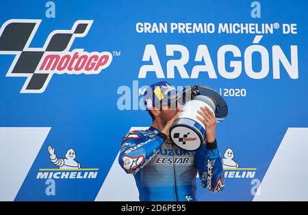 Alcaniz, Espagne. 18 octobre 2020. Alex Rins de Suzuki Ecstar célèbre pour avoir remporté la 1ère place lors de la course du Grand Prix d'Aragon à Alcaniz, Espagne, le 18 octobre 2020. Crédit: Pablo Morano/Xinhua/Alay Live News Banque D'Images