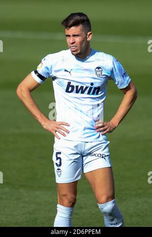 Villareal, Espagne. 18 octobre 2020. Gabriel Paulista de Valence en action pendant le match espagnol de la Liga entre Villareal et Valence au stade Ceramica. (Note finale: Villareal 2:1 Valencia) crédit: SOPA Images Limited/Alay Live News Banque D'Images