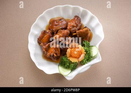 Côtes de secours aigres et sucrées de la cuisine asiatique Banque D'Images