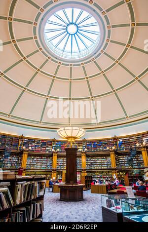 Vue sur Interrior de la Liverpool Central Library, Royaume-Uni. Banque D'Images