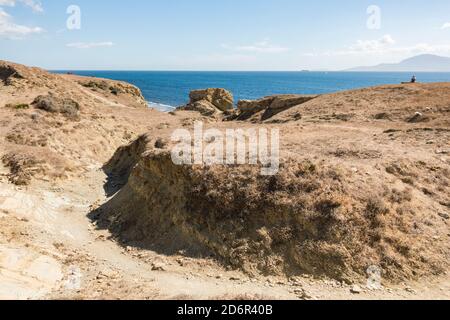 Sentier de randonnée côte rocheuse près de Tarifa, détroit de Gibraltar, Réserve naturelle, Andalousie, Espagne. Banque D'Images