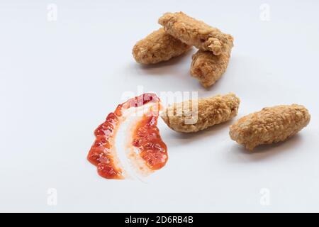 Ailes de poulet frites avec sauce Chili douce Banque D'Images