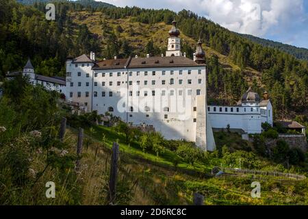 L'Abbaye bénédictine de Monte Maria (Abtei Marienberg), Burgusio, Malles, Tyrol du Sud, Italie, Banque D'Images