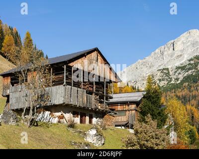 Hameau Andraz (Andrac, Los Amigos) près de Passo Falzarego dans les Dolomites de la Vénétie. Les dolomites de la Vénétie font partie de l'UNESCO world heri Banque D'Images