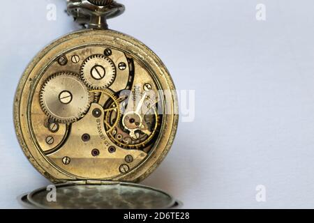 Ancienne horloge avec machines en vue Banque D'Images