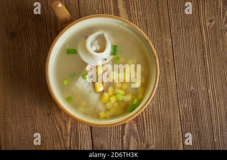 La recette de soupe de maïs sucré au crabe est aromatisée au gingembre Banque D'Images