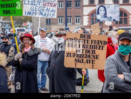 Dortmund, région de la Ruhr, Rhénanie-du-Nord-Westphalie, Allemagne - démonstration d'Anticorona sur Friedensplatz, manifestation contre la politique de santé du gouvernement fédéral Banque D'Images
