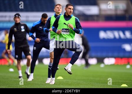 Le Jake Livermore de West Bromwich Albion se réchauffe avant le match de la Premier League aux Hawthorns, West Bromwich. Banque D'Images