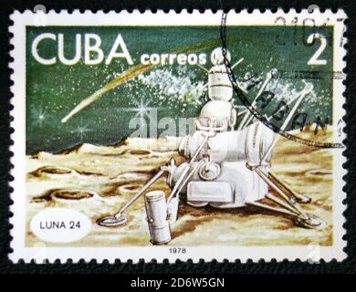 MOSCOU, RUSSIE - 7 JANVIER 2017 : un timbre imprimé à Cuba montre le vaisseau spatial Lune 24, vers 1978 Banque D'Images