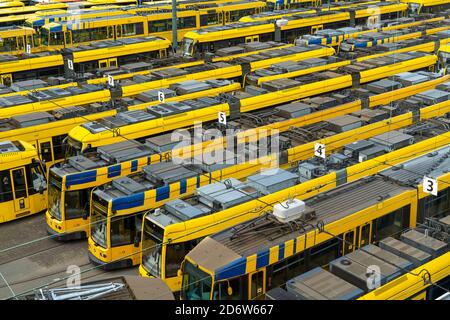 Bus und Strassenbahn Depot der Ruhrbahn in Essen, alle Bahnen sind im Depot geblieben, Verdi Warnstreik im öffentlichen Nahverkehr, NRW, Deutschland Banque D'Images