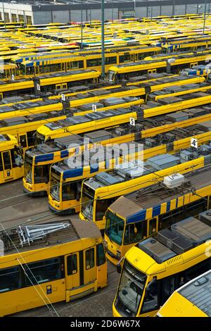 Bus und Strassenbahn Depot der Ruhrbahn in Essen, alle Bahnen sind im Depot geblieben, Verdi Warnstreik im öffentlichen Nahverkehr, NRW, Deutschland Banque D'Images