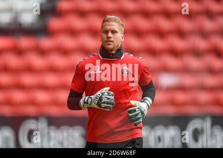 Ben Amos (13) de Charlton Athletic se réchauffe avant ko Banque D'Images