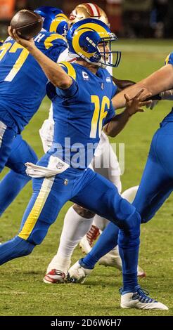 Santa Clara, Californie, États-Unis. 18 octobre 2020. Los Angeles Rams Quarterback Jared Goff (16) le dimanche 18 octobre 2020, au stade Levis à Santa Clara, en Californie. Les 49ers ont battu les Los Angeles Rams 24-16. Credit: Al Golub/ZUMA Wire/Alamy Live News Banque D'Images