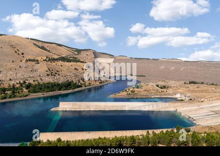 Sanliurfa, Adiyaman, Turquie- septembre 14 : barrage Ataturk sur l'Euphrate Banque D'Images