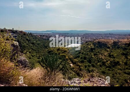 Vue sur le Canyon, jardin botanique El Charco del Ingenio, San Miguel de Allende, Guanajuato, Mexique Banque D'Images