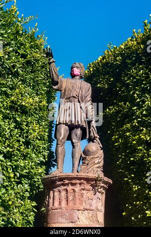 Christopher Colombus statue avec un masque pendant le coronavirus, San Miguel de Allende, Guanajuato, Mexique Banque D'Images