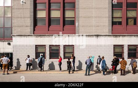 19 octobre, Early Voting Lines (quatre heures d'attente), High School for Performing Arts, Philadelphie, Pennsylvanie Banque D'Images