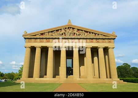 Parthenon est une réplique à grande échelle de Parthenon à Athènes, construite en 1897 dans Centennial Park à Nashville, Tennessee, États-Unis. Banque D'Images