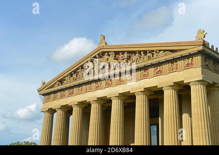 Parthenon est une réplique à grande échelle de Parthenon à Athènes, construite en 1897 dans Centennial Park à Nashville, Tennessee, États-Unis. Banque D'Images