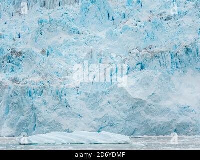 Le glacier Eqip (Eqip Sermia) dans l'ouest du Groenland. Amérique du Nord, Groenland, Danemark Banque D'Images