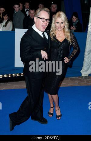 Vic Reeves et Nancy Sorrell arrivent au British Comedy Awards 2010 à l'hôtel Indigo 2, à l'O2 Arena, Londres. Banque D'Images