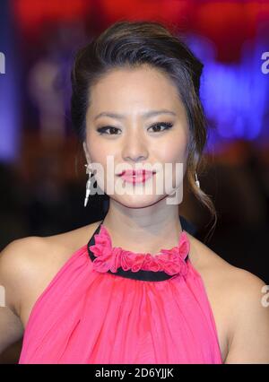 Jamie Chung arrive à la première de Sucker Punch, au cinéma vue de Leicester Square, Londres. Banque D'Images