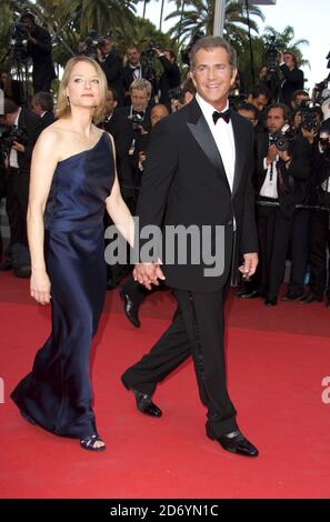 Mel Gibson et Jodie Foster assistent à la première du Beaver lors du 64ème Festival International du film de Cannes, au Palais des Festivales à Cannes, France. Banque D'Images