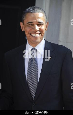 Le président AMÉRICAIN Barack Obama arrive à Downing Street, Londres, le deuxième jour de sa visite au Royaume-Uni. Banque D'Images