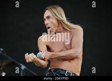 Iggy Pop se présentant au Festival de l'île de Wight, au parc Seaclose de Newport. Banque D'Images