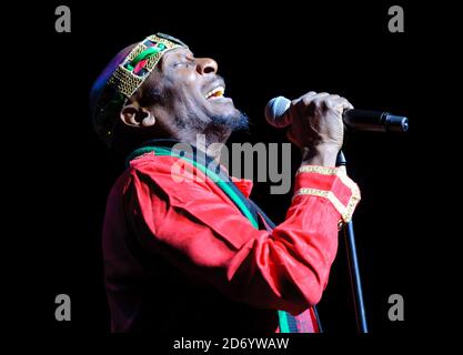 Jimmy Cliff se produit sur scène à l'IndigO2 dans l'est de Londres. Banque D'Images