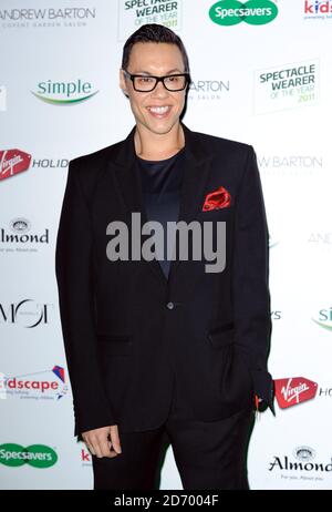 GOK WAN assiste au spectacle Specsavers porteur de la grande finale de l'année, à la station électrique de Battersea, dans le sud de Londres. Banque D'Images