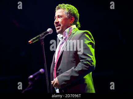 Khaled se présente au festival Womad, au parc de Charlton, dans le Wiltshire. Banque D'Images