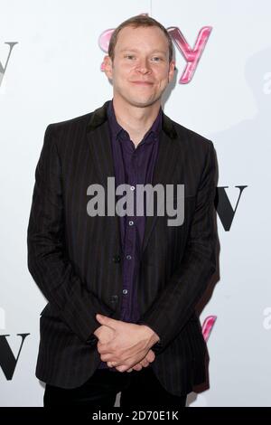 Robert Webb assistant aux Prix Sky Women in film and TV, à l'hôtel Hilton de Park Lane, Londres. Banque D'Images