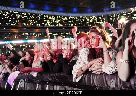 Vue générale du public pendant le Summertime ball de Capital FM au stade Wembley, Londres. Banque D'Images