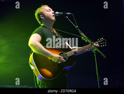 James McCartney se produit au V Festival à Chelmsford, Essex. Banque D'Images