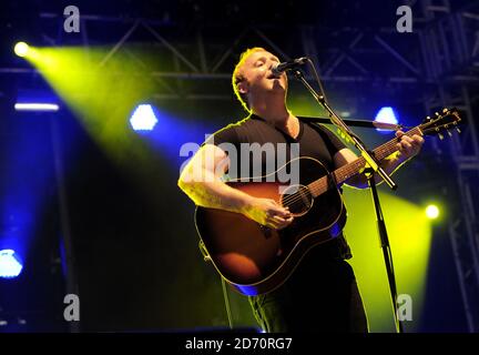 James McCartney se produit au V Festival à Chelmsford, Essex. Banque D'Images