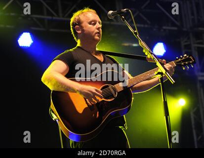 James McCartney se produit au V Festival à Chelmsford, Essex. Banque D'Images