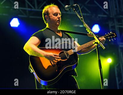 James McCartney se produit au V Festival à Chelmsford, Essex. Banque D'Images