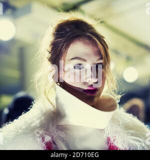 Les modèles présentent de nouveaux modèles au salon de la mode Jerome, qui s'est tenu au Chelsea Market à New York, dans le cadre de la Mercedes Benz New York Fashion week F/W 2014. NOTE AUX ÉDITEURS - CETTE IMAGE A ÉTÉ TRAITÉE AVEC DES FILTRES NUMÉRIQUES Banque D'Images