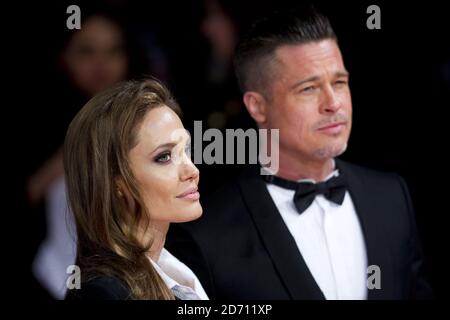 Brad Pitt et Angelina Jolie arrivent aux EE British Academy film Awards 2014, à l'Opéra Royal, Bow Street, Londres Banque D'Images