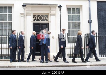 George Osborne quitte Downing Street avant de faire son annonce du budget de 2014 à la Chambre des communes. Banque D'Images